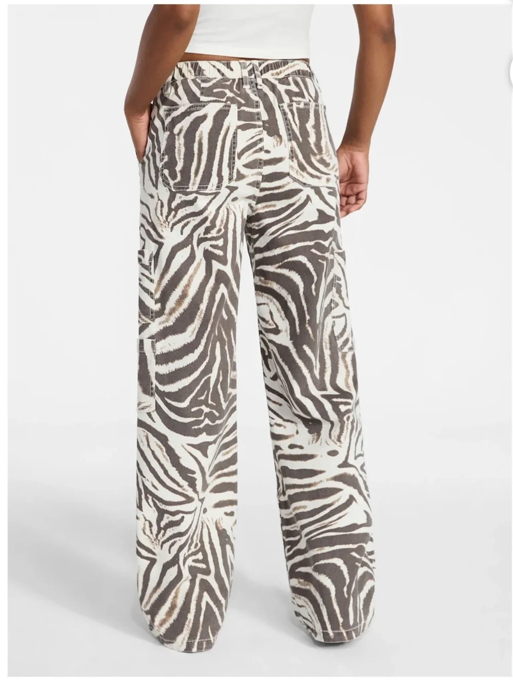 NWT! VIRAL Most Comfy EVER! No Boundaries Zebra Print Wide Leg Cargo Pants - Picture 2 of 15